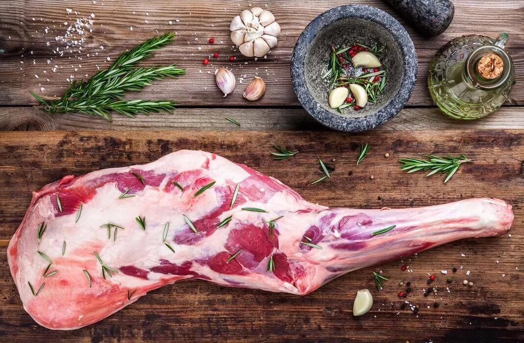 Halal Fresh Goat Leg Stew Pieces (1 lb)